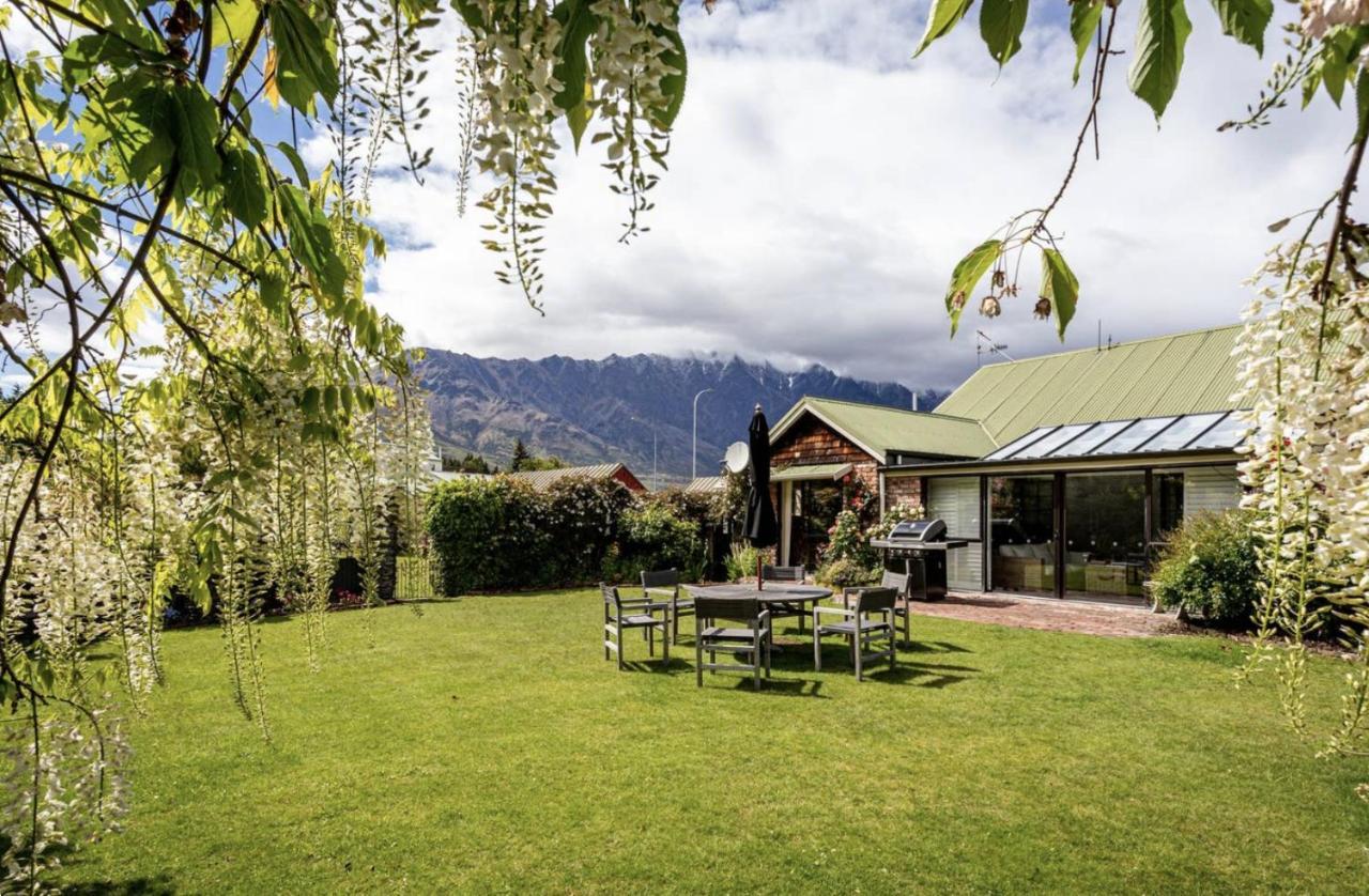 The Billiards Room Queenstown Exteriör bild